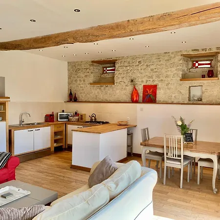 Le Pressoir De La Vieville, Moliere Apartment *